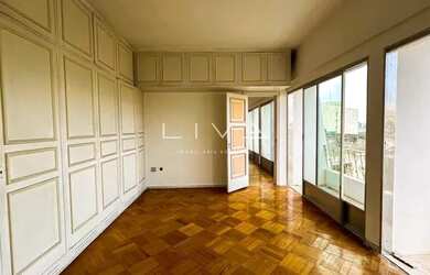 Imagem: A casa possui 5 Dormitórios, 5 Banheiros, 5 Vagas na garagem