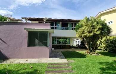 Imagem: O apartamento possui 5 Dormitórios, 3 Banheiros, 4 Vagas na