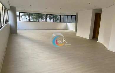 Imagem: O depósito possui 2 Vagas na garagem, 84m² de Área e está