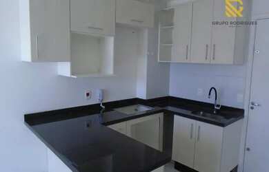 Imagem: O apartamento possui 1 Dormitório, 1 Banheiro, 1 Vaga na garagem