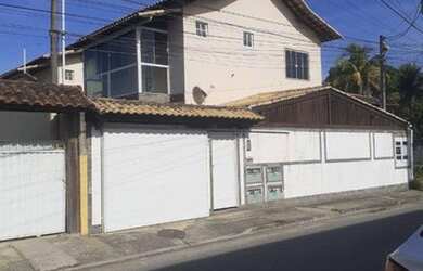 Imagem: A casa possui 3 Dormitórios, 1 Banheiro, 1 Vaga na garagem