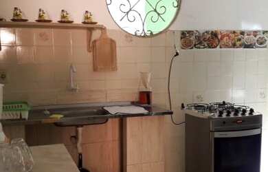 Imagem 10: Feriados Cabo Frio Praia do Pero. Casa na rua atrás da Praia do Pero