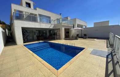 Imagem: O apartamento possui 4 Dormitórios, 4 Banheiros, 5 Vagas na