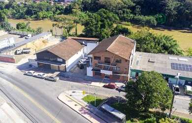 Imagem: O depósito possui 926m² de Área e está localizado em Itoupava