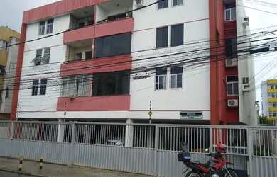 Imagem: A casa possui 4 Dormitórios, 3 Banheiros, 1 Vaga na garagem