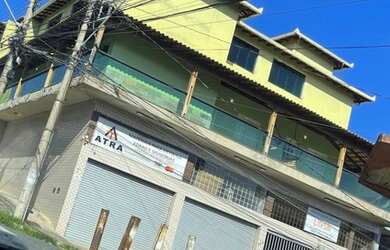 Imagem: A casa possui 4 Dormitórios, 5 Banheiros, 4 Vagas na garagem