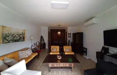 Imagem: O apartamento possui 4 Dormitórios, 3 Banheiros, 3 Vagas na