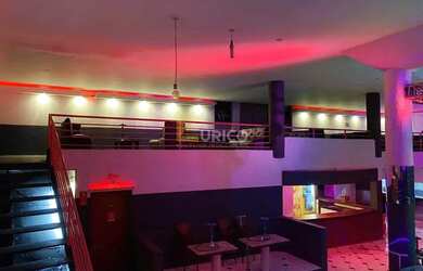 Imagem: A casa possui 5 Dormitórios, 5 Banheiros, 5 Vagas na garagem