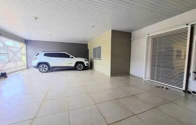 Imagem: A casa possui 4 Dormitórios, 3 Banheiros e está localizado