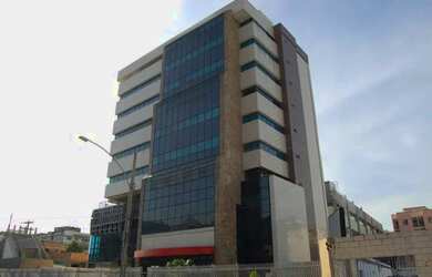 Imagem: O depósito possui 5 Vagas na garagem, 9870m² de Área e está