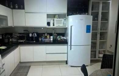 Imagem: A casa em condomínio possui 5 Dormitórios, 5 Banheiros, 4