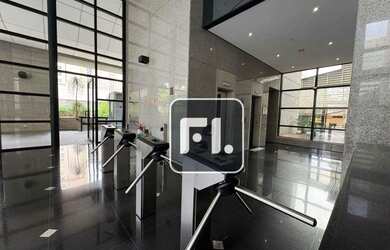 Imagem: O depósito possui 5 Vagas na garagem, 400m² de Área e está