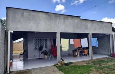 Imagem: A casa possui 2 Dormitórios, 1 Banheiro, 5 Vagas na garagem