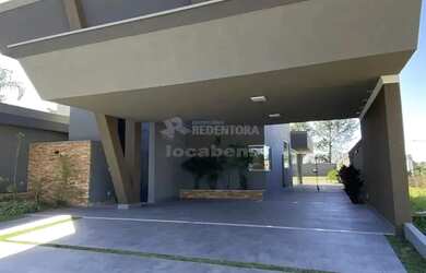 Imagem: A casa em condomínio possui 4 Dormitórios, 5 Banheiros, 4