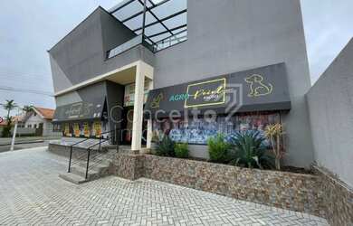 Imagem: A casa possui 3 Dormitórios, 1 Banheiro, 5 Vagas na garagem