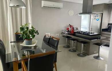 Imagem: O apartamento possui 3 Dormitórios, 4 Banheiros, 2 Vagas na