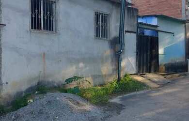 Imagem: A casa possui 1 Dormitório, 1 Banheiro, 33m² de Área e está