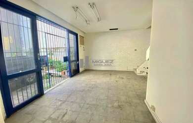 Imagem: O depósito possui 3 Vagas na garagem, 186m² de Área e está