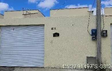 Imagem: A casa possui 2 Dormitórios, 1 Banheiro, 1 Vaga na garagem