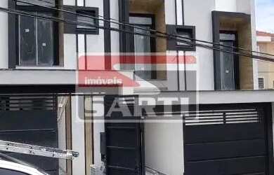 Imagem: A casa possui 3 Dormitórios, 3 Banheiros, 2 Vagas na garagem