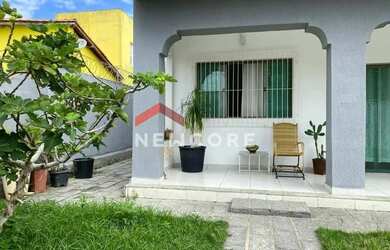 Imagem: A casa possui 3 Dormitórios, 2 Banheiros, 3 Vagas na garagem