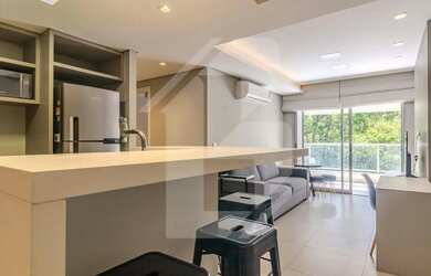 Imagem: O apartamento possui 1 Dormitório, 1 Banheiro, 1 Vaga na garagem