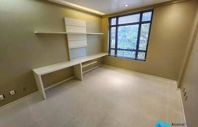 Imagem: O depósito para alugar possui 1 Vaga na garagem e 39m² de