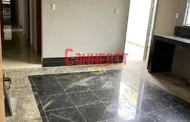 Imagem: A casa possui 3 Dormitórios, 2 Banheiros, 5 Vagas na garagem