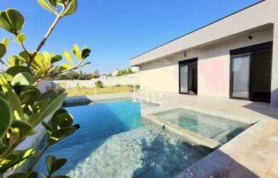 Imagem: A casa em condomínio possui 3 Dormitórios, 4 Banheiros, 4