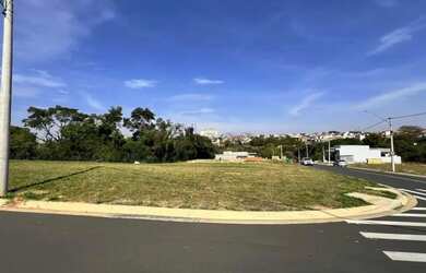 Imagem: O terreno possui 346m² de Área e está localizado em Jardim