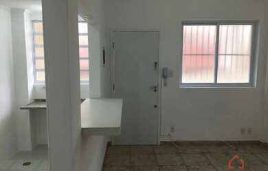 Imagem: O apartamento possui 1 Dormitório, 1 Banheiro, 1 Vaga na garagem