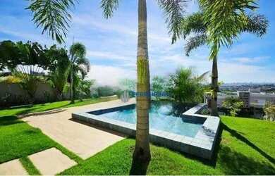 Imagem: A casa em condomínio possui 4 Dormitórios, 4 Banheiros, 4