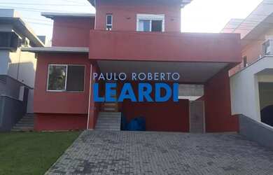 Imagem: A casa em condomínio possui 3 Dormitórios, 4 Banheiros, 5