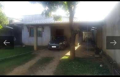 Imagem: A casa possui 3 Dormitórios, 3 Banheiros, 5 Vagas na garagem