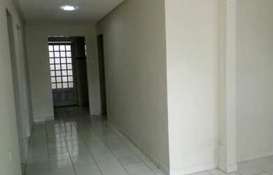 Imagem: A casa possui 3 Dormitórios, 2 Vagas na garagem e 120m² de