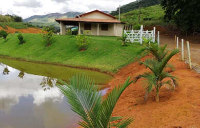 Imagem: A chácara possui 9.340m² de Área e está localizado em Fundão