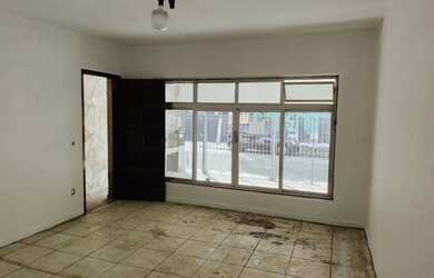 Imagem: A casa para alugar possui 4 Dormitórios, 4 Banheiros, 2 Vagas