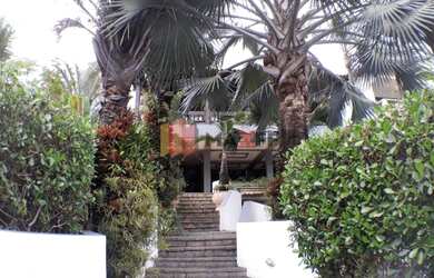 Imagem: A casa em condomínio possui 4 Dormitórios, 5 Banheiros, 4