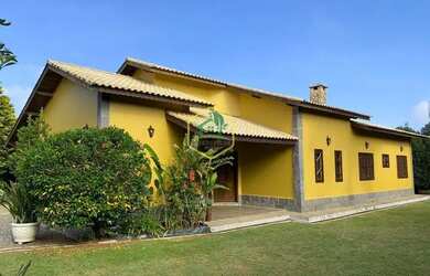 Imagem: A casa em condomínio possui 5 Dormitórios, 4 Banheiros, 4