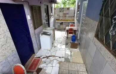 Imagem: A kitnet possui 1 Dormitório, 1 Banheiro, 1 Vaga na garagem