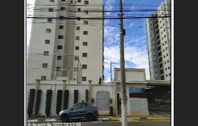 Imagem: O apartamento possui 3 Dormitórios, 1 Banheiro, 2 Vagas na