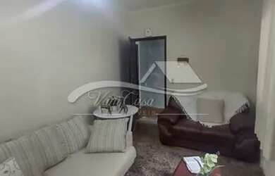 Imagem: A casa possui 2 Dormitórios, 1 Banheiro, 2 Vagas na garagem