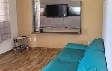 Imagem: A casa possui 3 Dormitórios, 2 Banheiros, 2 Vagas na garagem