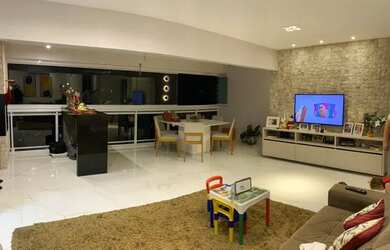 Imagem: O apartamento possui 3 Dormitórios, 5 Banheiros, 2 Vagas na