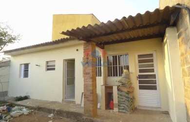 Imagem: A casa possui 1 Dormitório, 1 Banheiro, 5 Vagas na garagem