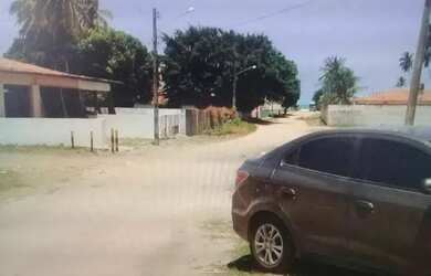 Imagem: A casa possui 4 Dormitórios, 3 Banheiros, 5 Vagas na garagem