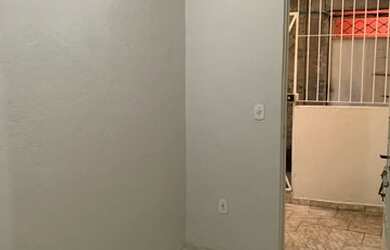 Imagem: A casa possui 1 Dormitório, 1 Banheiro, 55m² de Área e está