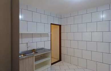 Imagem: A casa possui 2 Dormitórios, 2 Banheiros, 2 Vagas na garagem