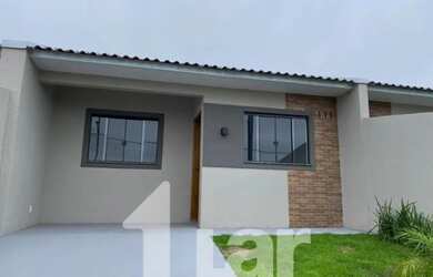 Imagem: A casa possui 2 Dormitórios, 1 Banheiro, 1 Vaga na garagem