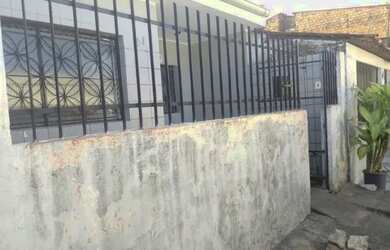 Imagem: A casa possui 2 Dormitórios, 2 Banheiros e está localizado